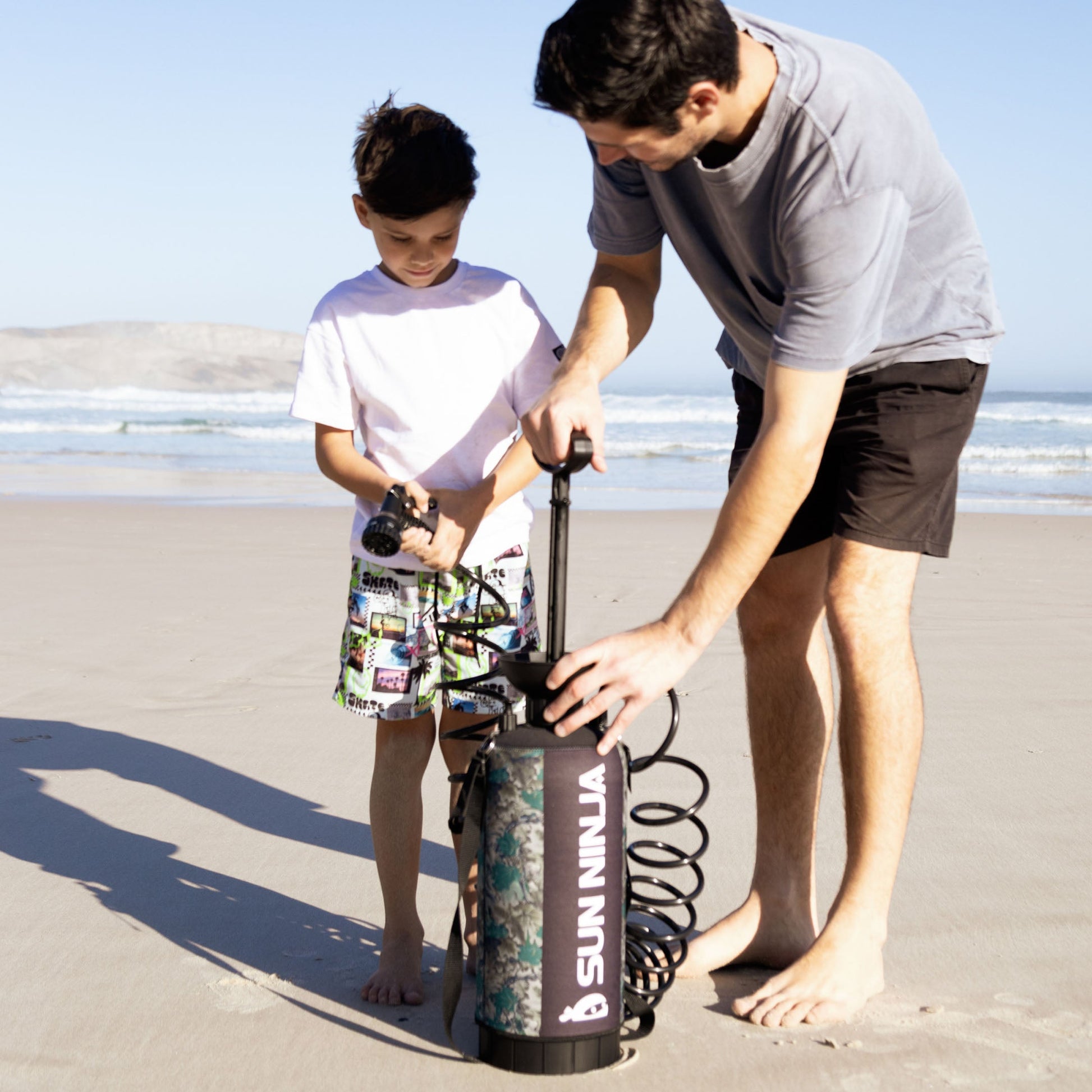 portable-shower-2-1-gallon-e0 0010_Portable_shower_2.1gal_camo_6.jpg