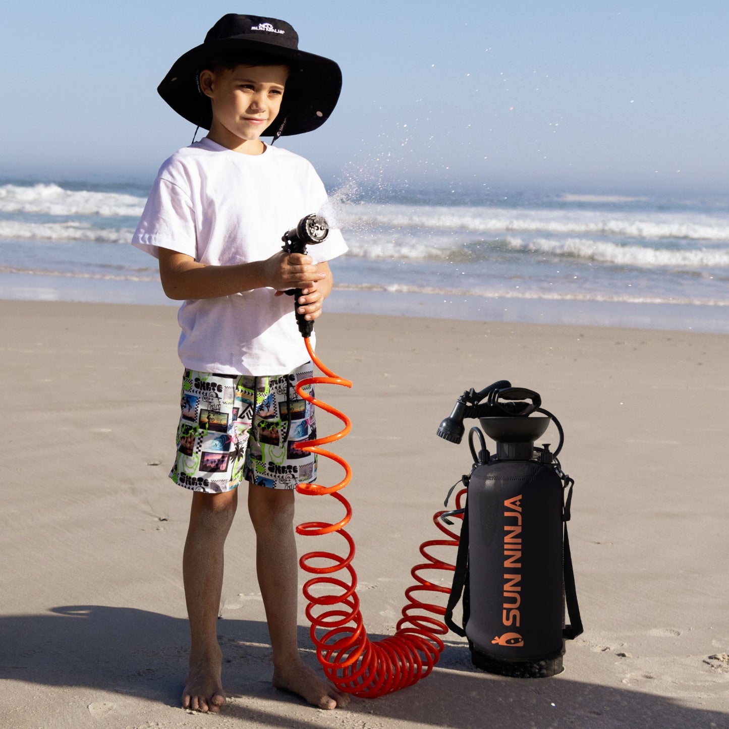 portable-shower-2-1-gallon-e0 0017_Portable_shower_2.1gal_black_7.jpg