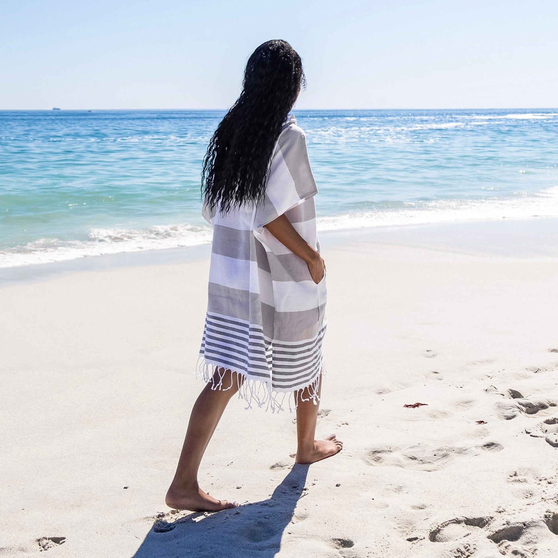 towel-poncho-j0 7_0003_Beach_Poncho_6.jpg