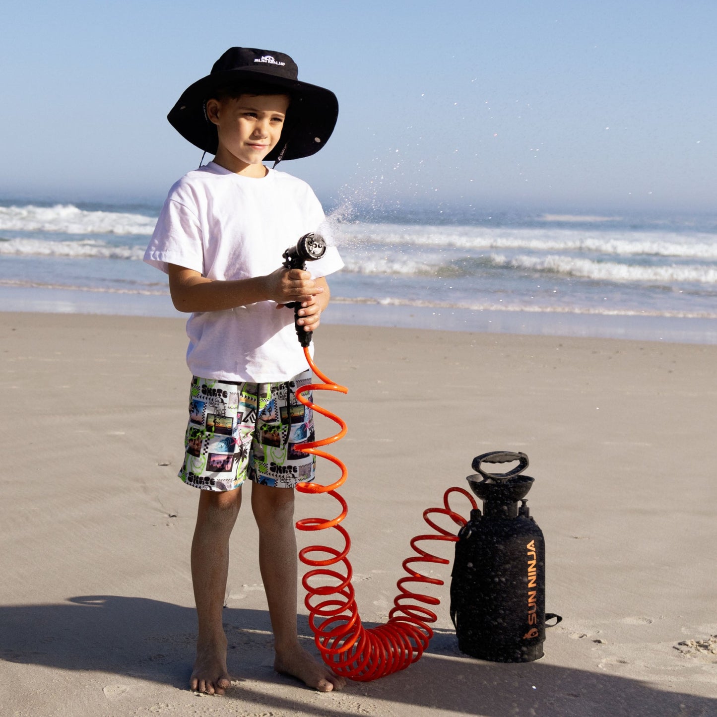 portable-shower-1-3-gallon-v7 8_0017_Portable_shower_1.3gal_black_8.jpg