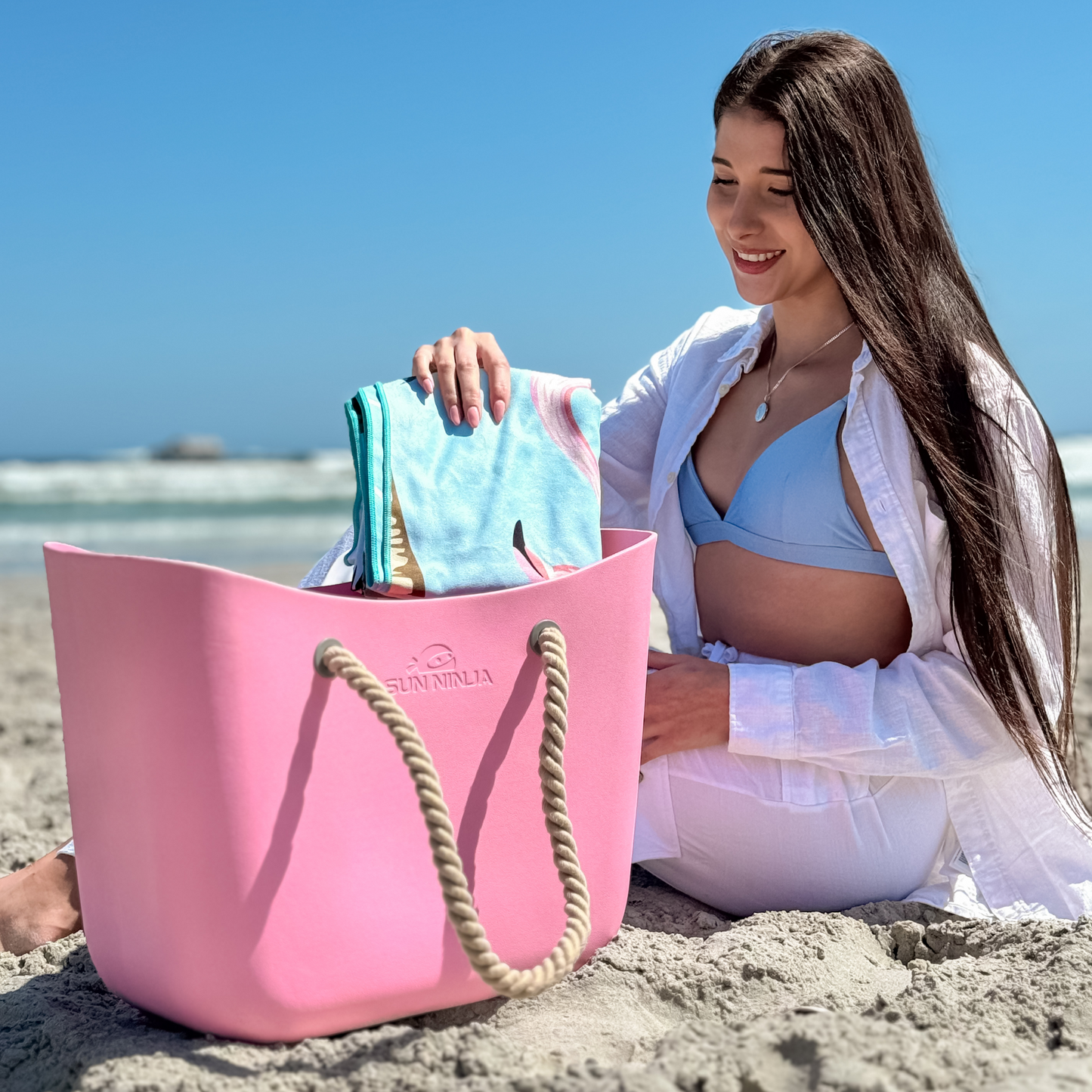 rubber-beach-tote-q0 Sun-Ninja-rubber_tote_pink_6.png