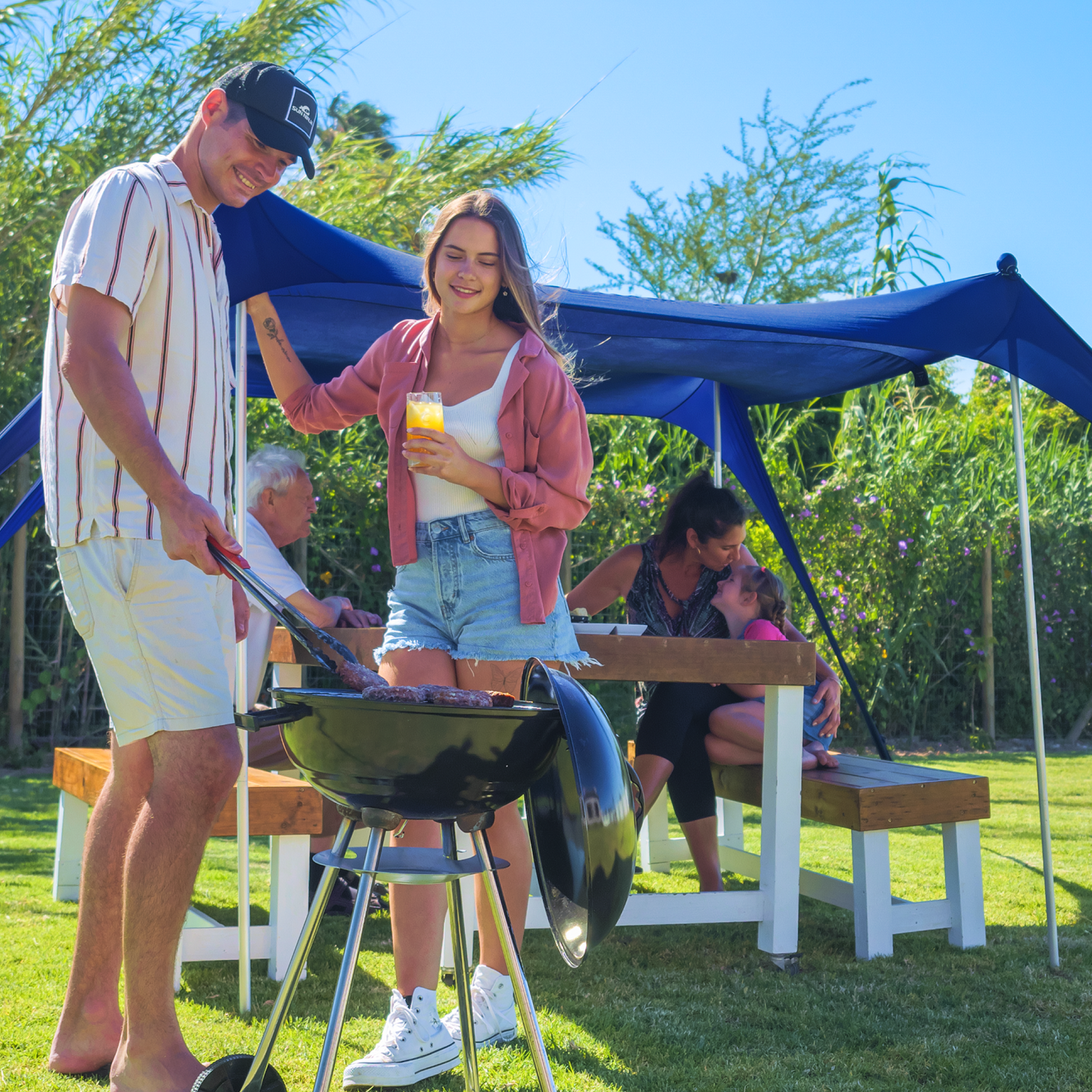 sun-ninja-beach-tents-y1 Sun-Ninja_4_person_tent_navy_7.png