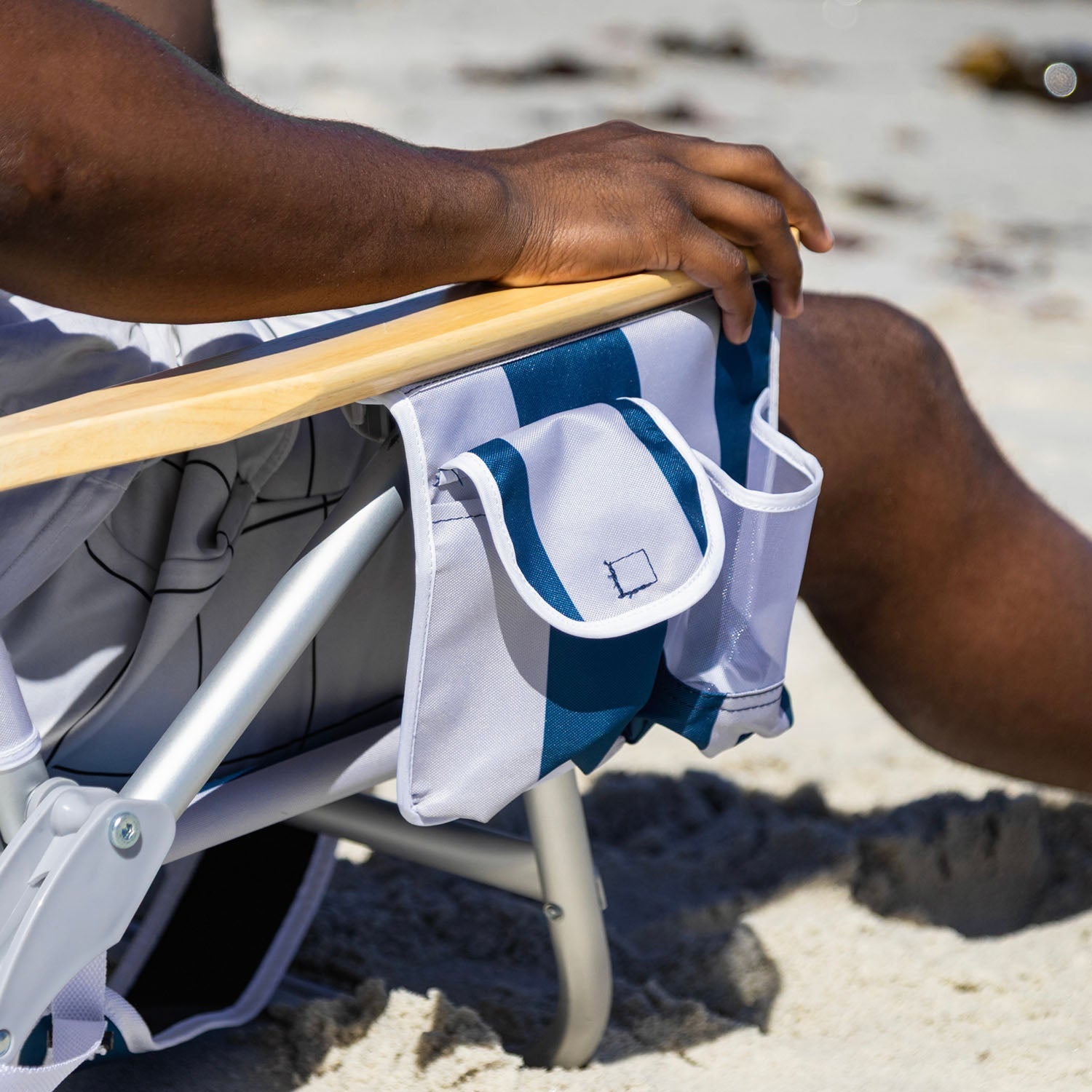 the-chill-dad-bundle-m0 Sun-Ninja_Beach_Chair_Flamingos_0_0008_Sun-Ninja_Beach_Chair_Navy_Stripes_6.jpg