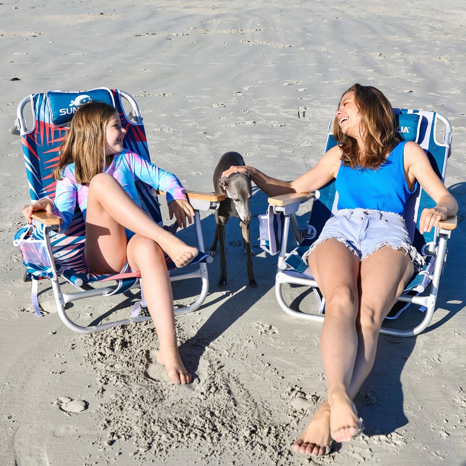 beach-chair-1-pc-r6 Sun-Ninja_Beach_Chair_Flamingos_0_0017_Sun-Ninja_Beach_Chair_Navy_Palm_Leaves_9.jpg